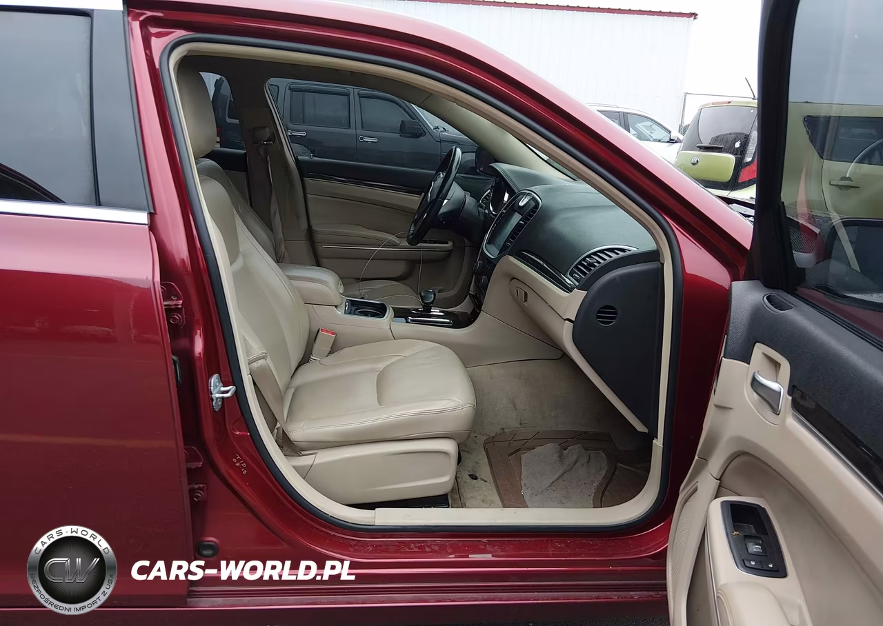 2014 Chrysler 300 VIN:2C3CCAAGXEH118540 - 5