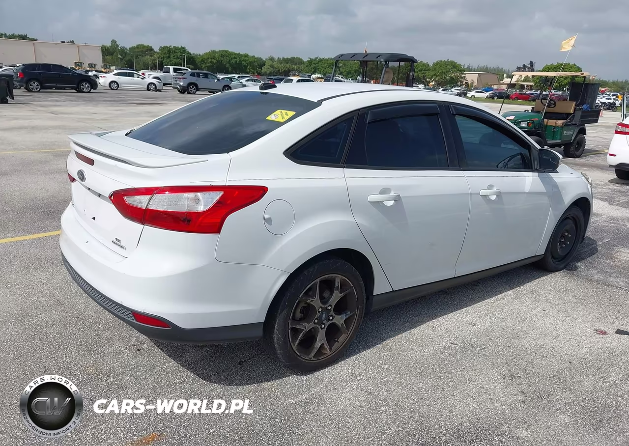 2013 Ford Focus Se VIN:1FADP3F21DL284207 - 4