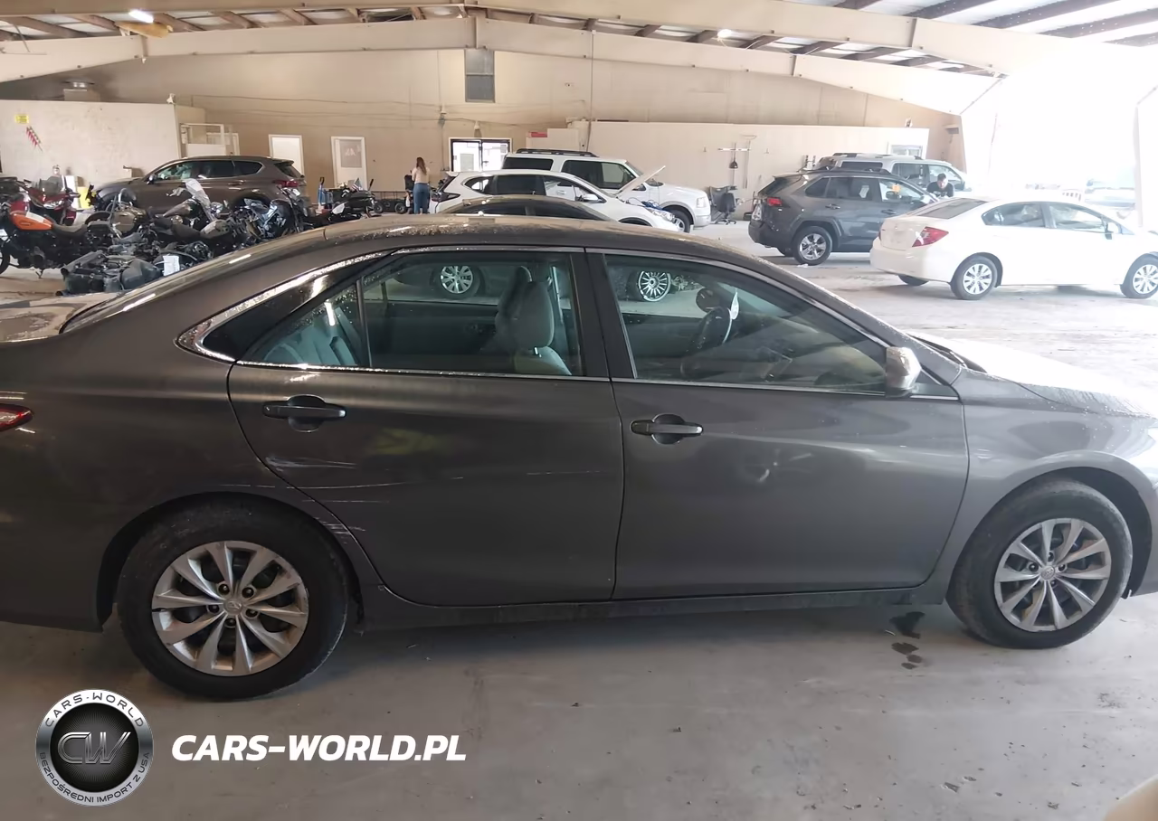 2016 Toyota Camry Le VIN:4T1BF1FK3GU558705 - 13