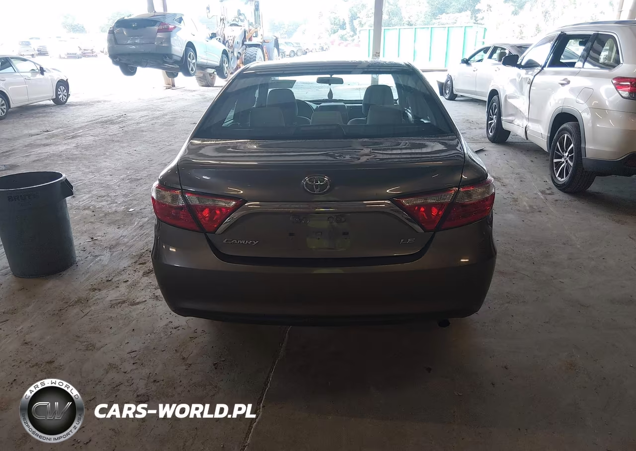 2016 Toyota Camry Le VIN:4T1BF1FK3GU558705 - 16