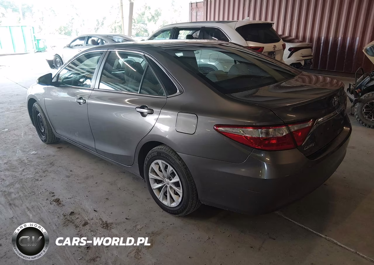 2016 Toyota Camry Le VIN:4T1BF1FK3GU558705 - 3