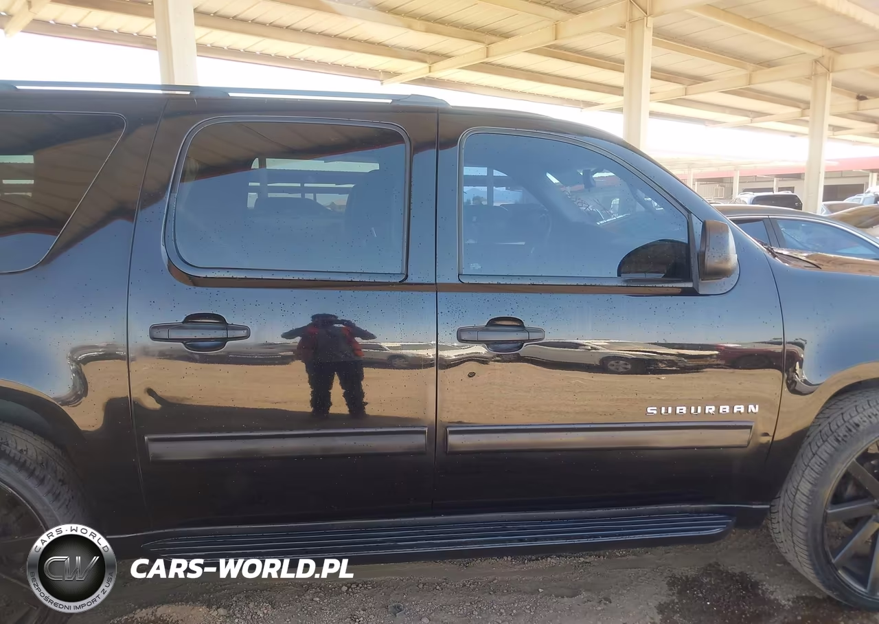 2010 Chevrolet Suburban 1500 Ls VIN:1GNUKHE33AR202770 - 13