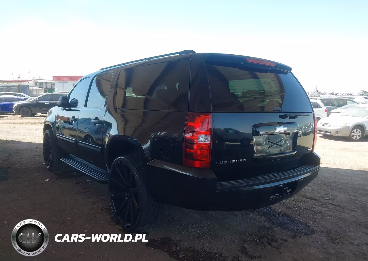 2010 Chevrolet Suburban 1500 Ls VIN:1GNUKHE33AR202770 - 3