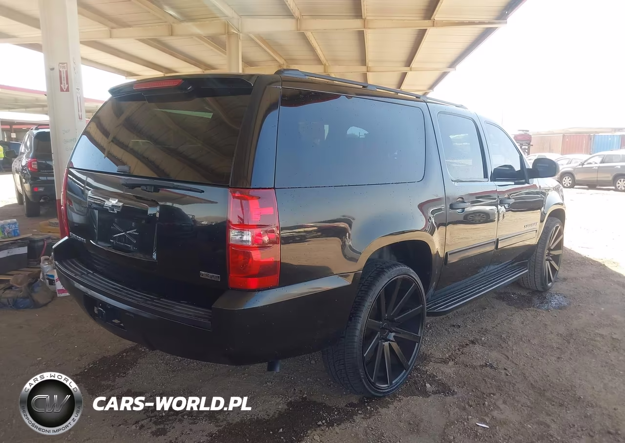 2010 Chevrolet Suburban 1500 Ls VIN:1GNUKHE33AR202770 - 4
