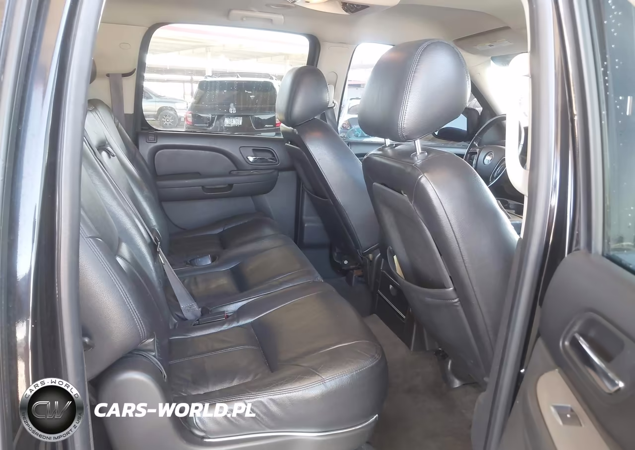 2010 Chevrolet Suburban 1500 Ls VIN:1GNUKHE33AR202770 - 8