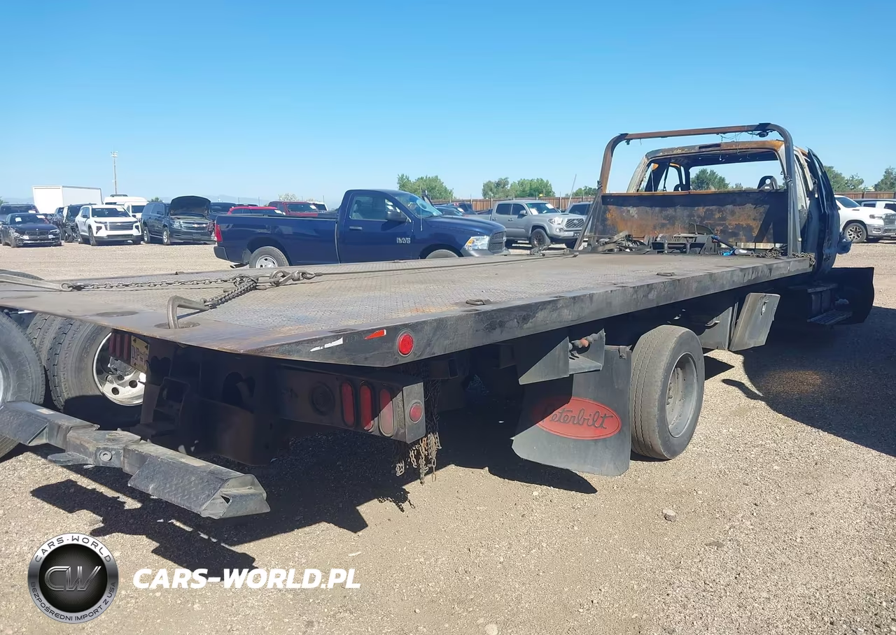 2004 Ford F-650 Xl-Xlt VIN:3FRNX65N94V682417 - 4