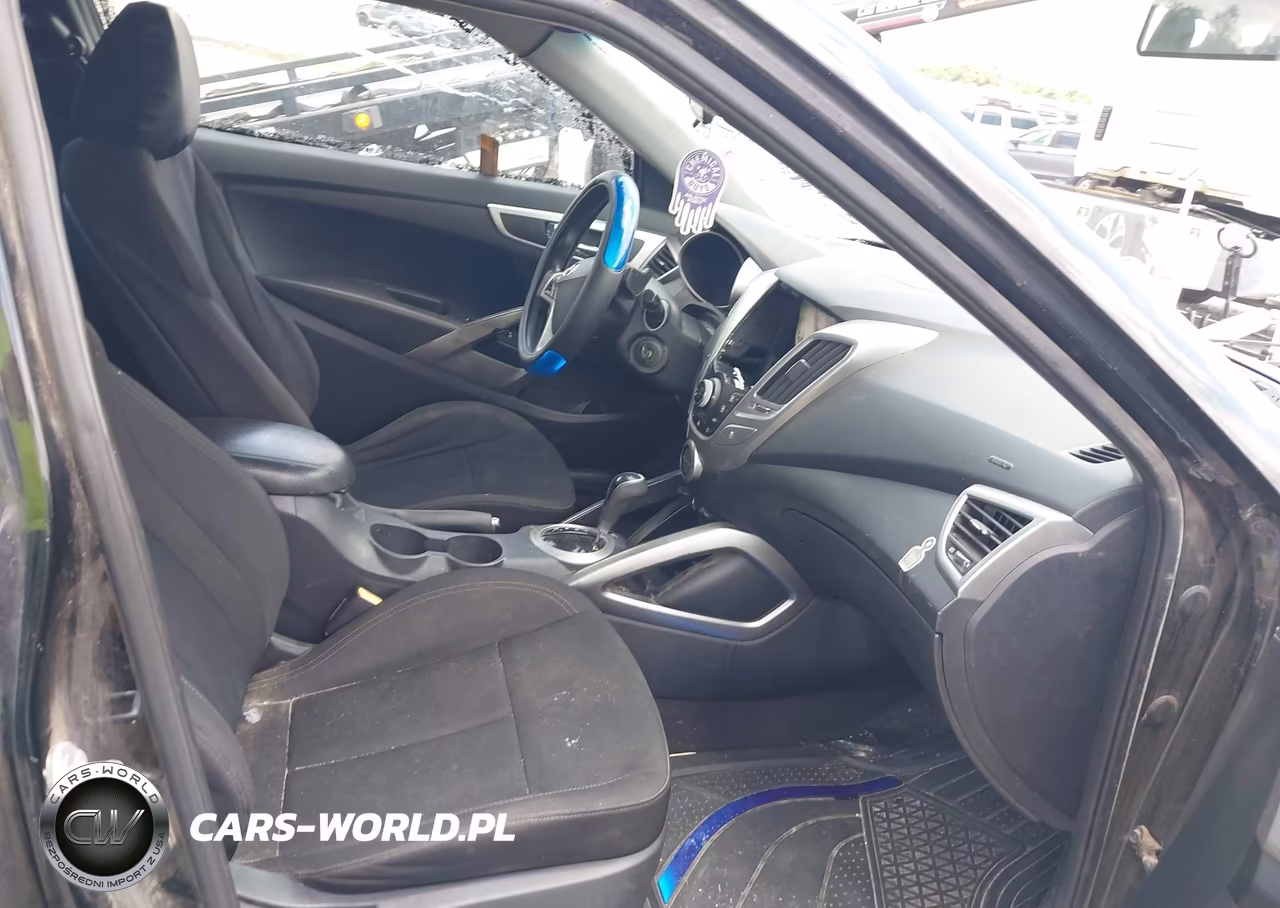2015 Hyundai Veloster VIN:KMHTC6AD3FU243274 - 5