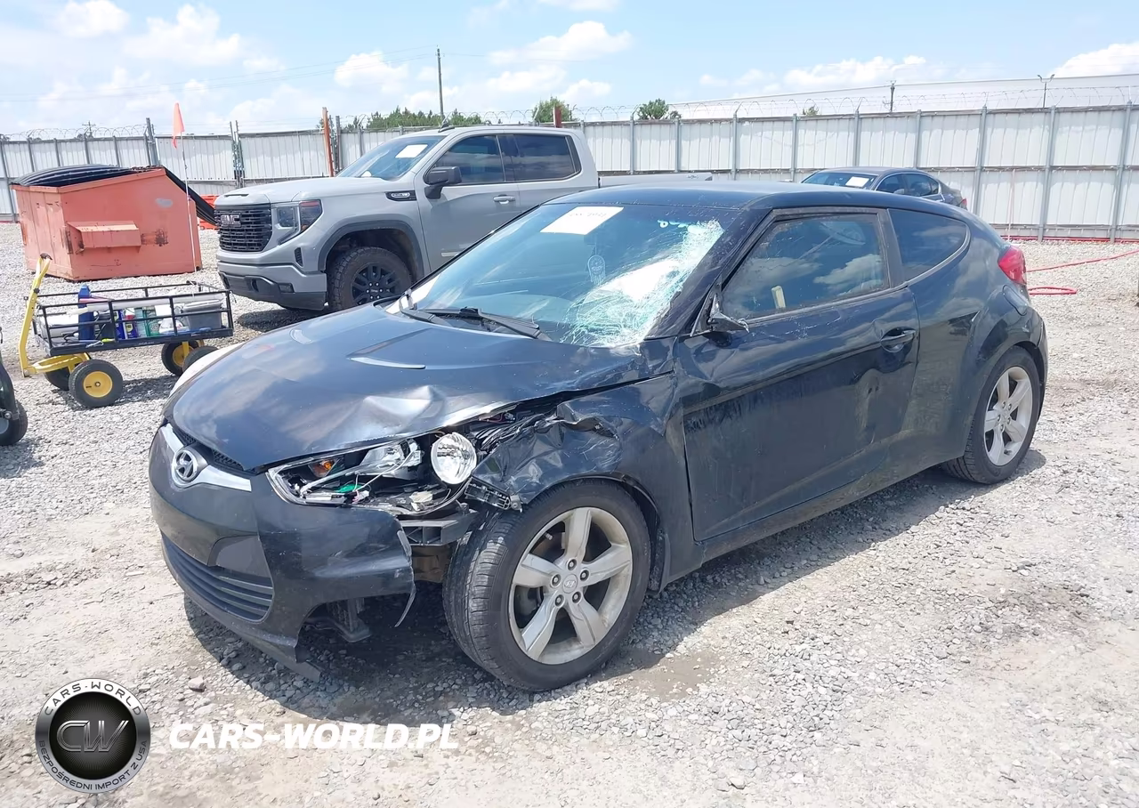 2015 Hyundai Veloster VIN:KMHTC6AD3FU243274 - 6