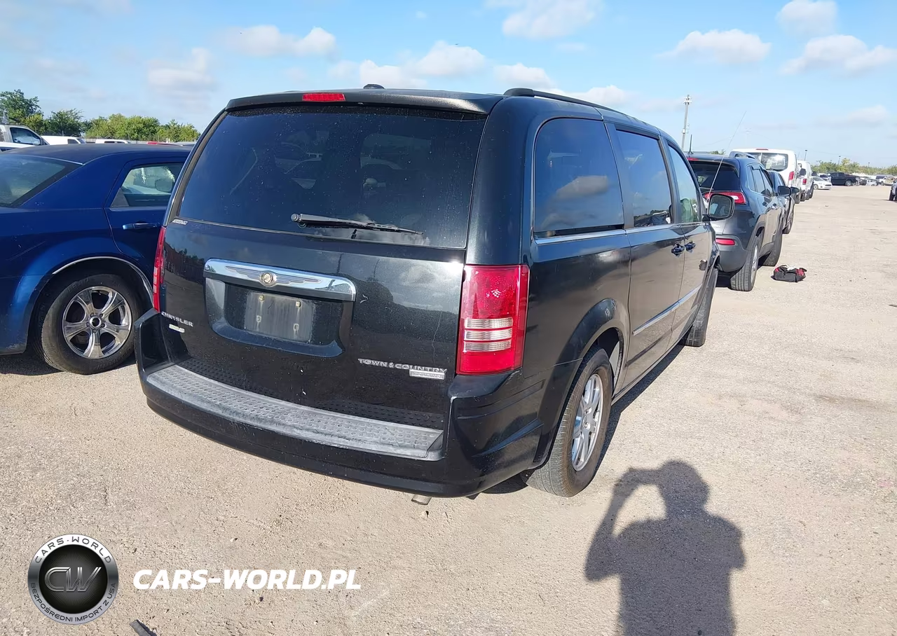 2010 Chrysler Town & Country Touring VIN:2A4RR5D17AR266078 - 4