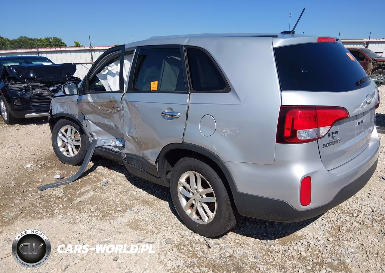 2014 Kia Sorento Lx VIN:5XYKT3A60EG475489 - 3