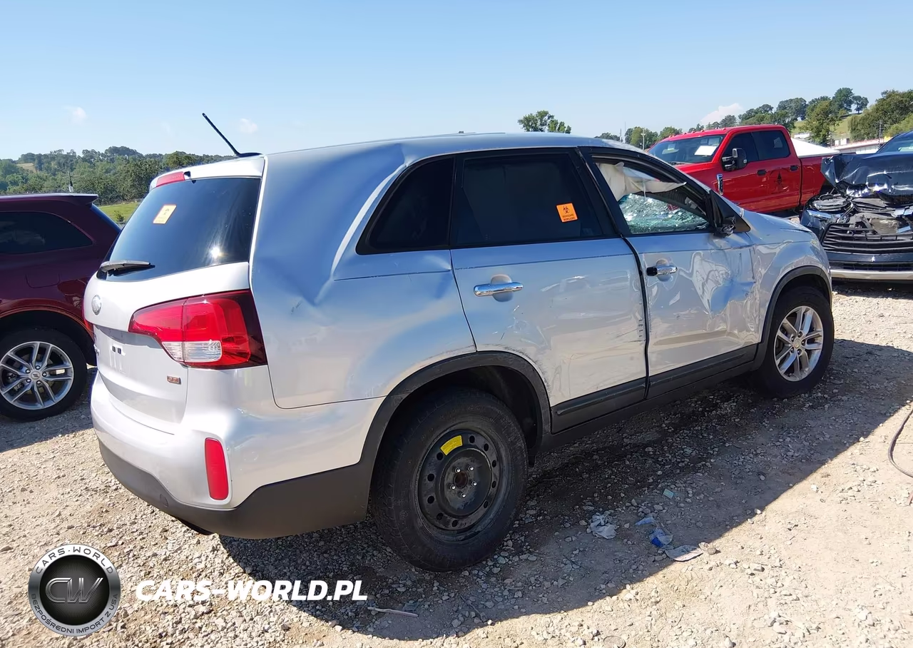2014 Kia Sorento Lx VIN:5XYKT3A60EG475489 - 4