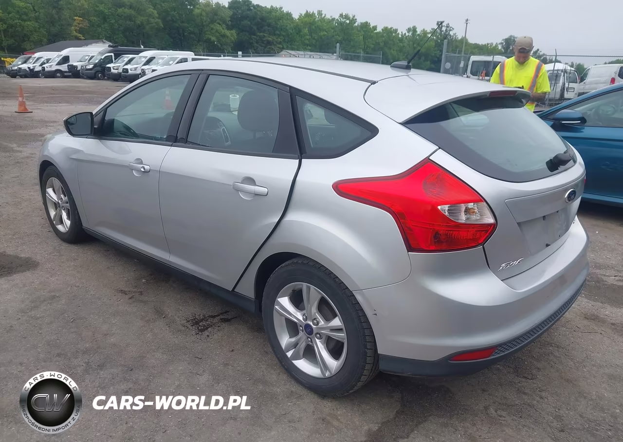 2014 Ford Focus Se VIN:1FADP3K24EL304778 - 3