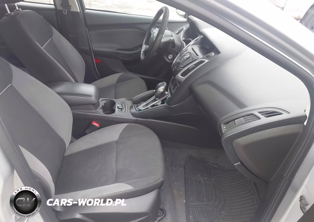 2014 Ford Focus Se VIN:1FADP3K24EL304778 - 5