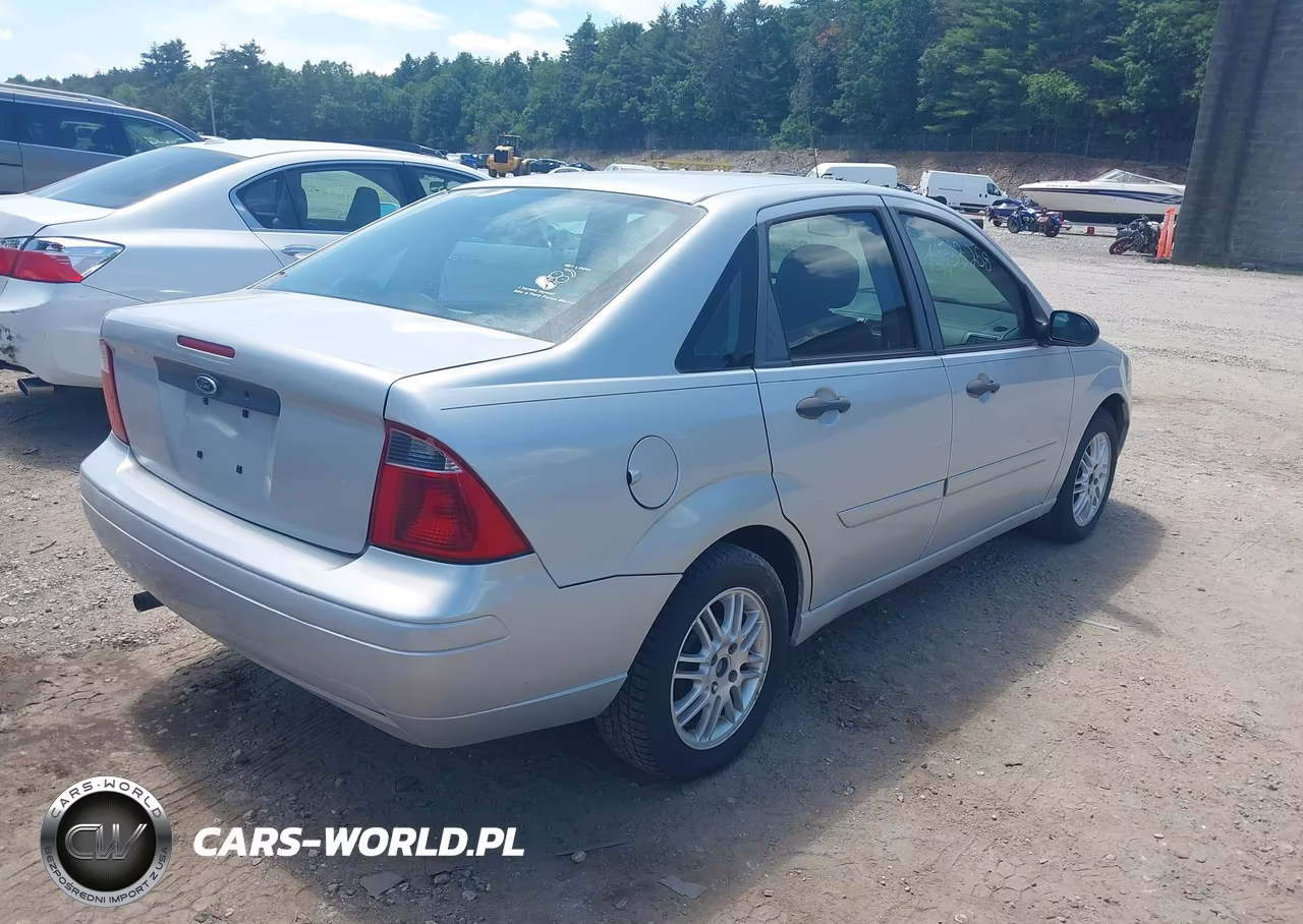 2007 Ford Focus S-Se-Ses VIN:1FAHP34N87W157701 - 4
