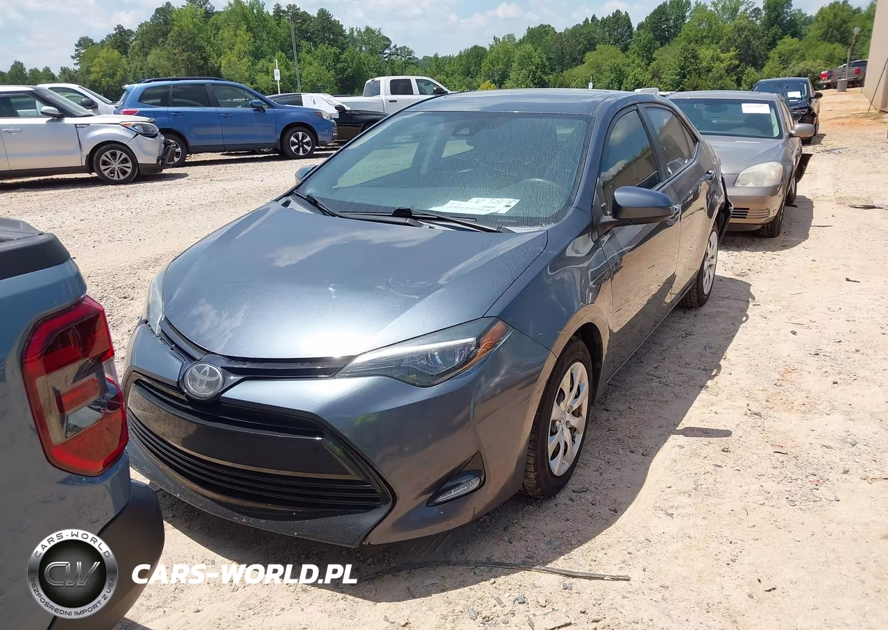 2018 Toyota Corolla Le VIN:2T1BURHE7JC005186 - 12
