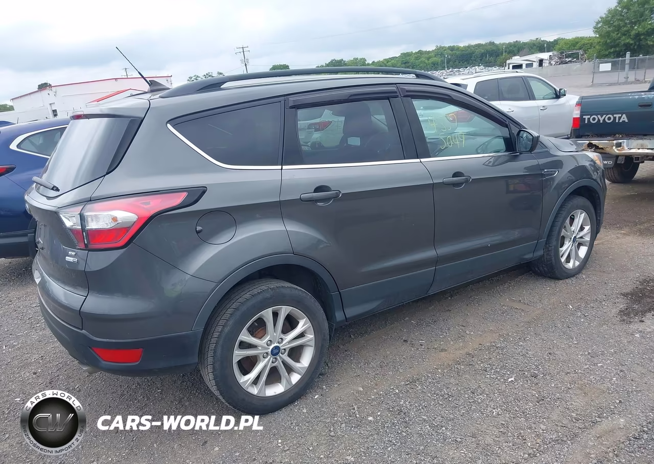 2018 Ford Escape Se VIN:1FMCU9GDXJUC24154 - 4