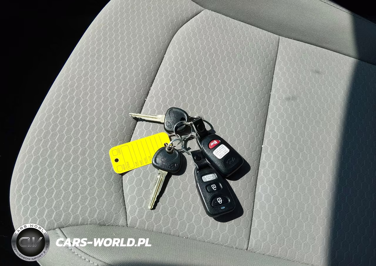 2019 Hyundai Elantra Se VIN:5NPD74LF5KH490610 - 11