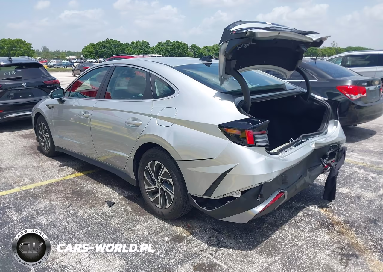 2026 Hyundai Sonata Hybrid Blue VIN:KMHL24JJ0TA154353 - 3