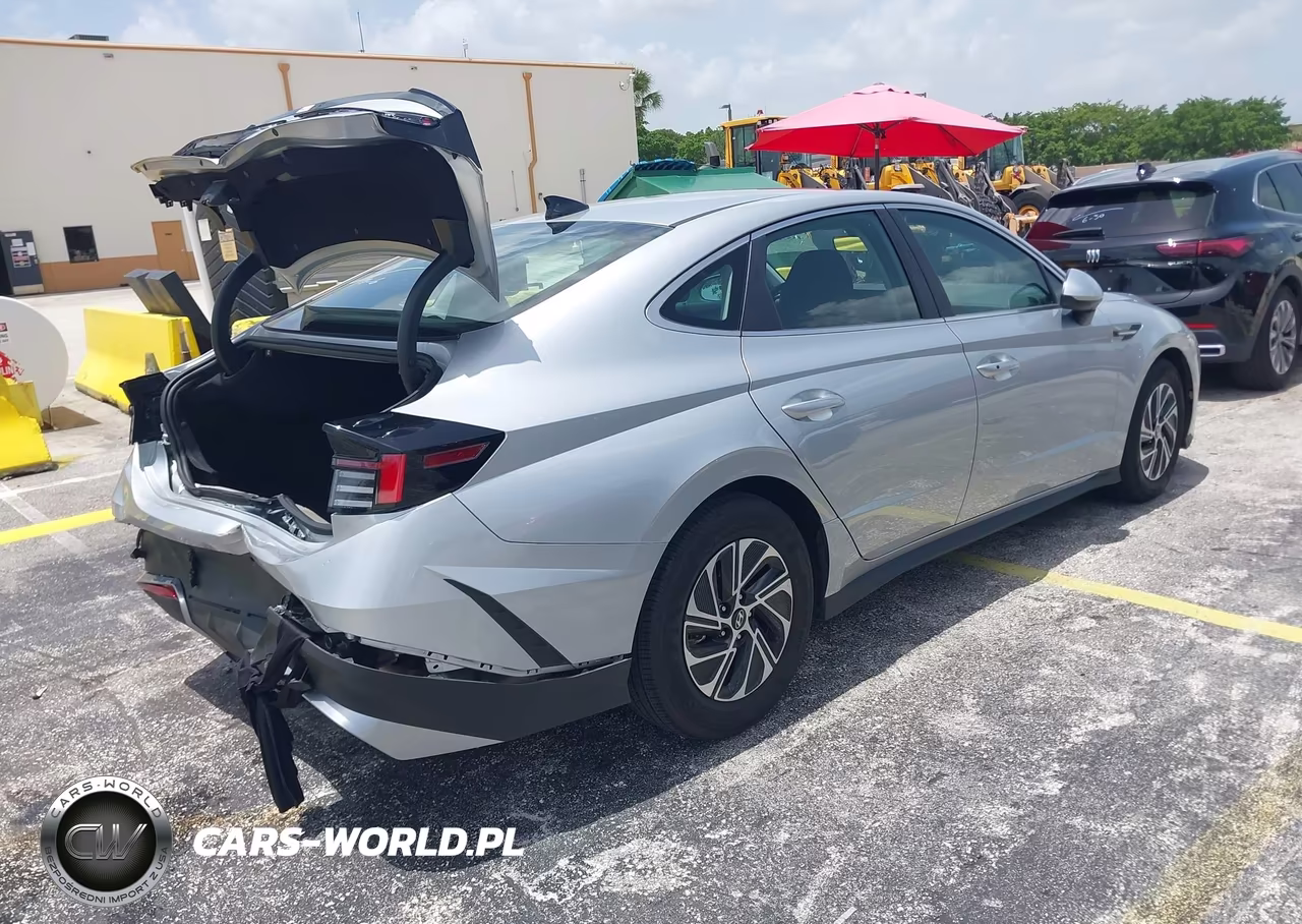 2026 Hyundai Sonata Hybrid Blue VIN:KMHL24JJ0TA154353 - 4