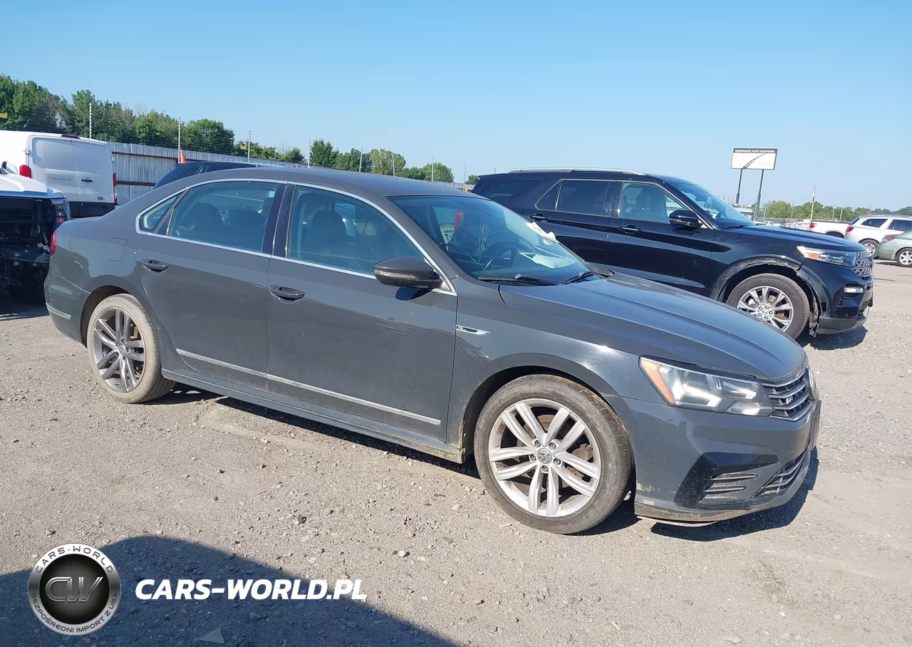 2017 Volkswagen Passat 1.8T R-Line – zdjęcie 1 z 16