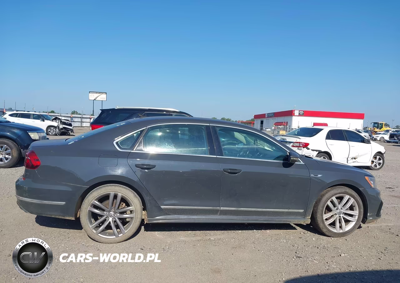 2017 Volkswagen Passat 1.8T R-Line VIN:1VWDT7A30HC034277 - 13