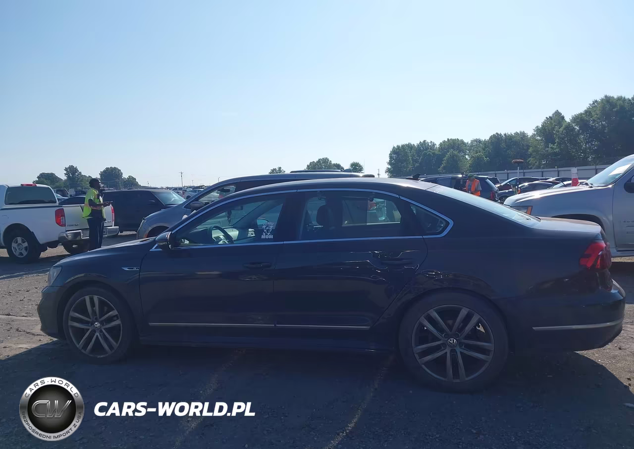 2017 Volkswagen Passat 1.8T R-Line VIN:1VWDT7A30HC034277 - 14