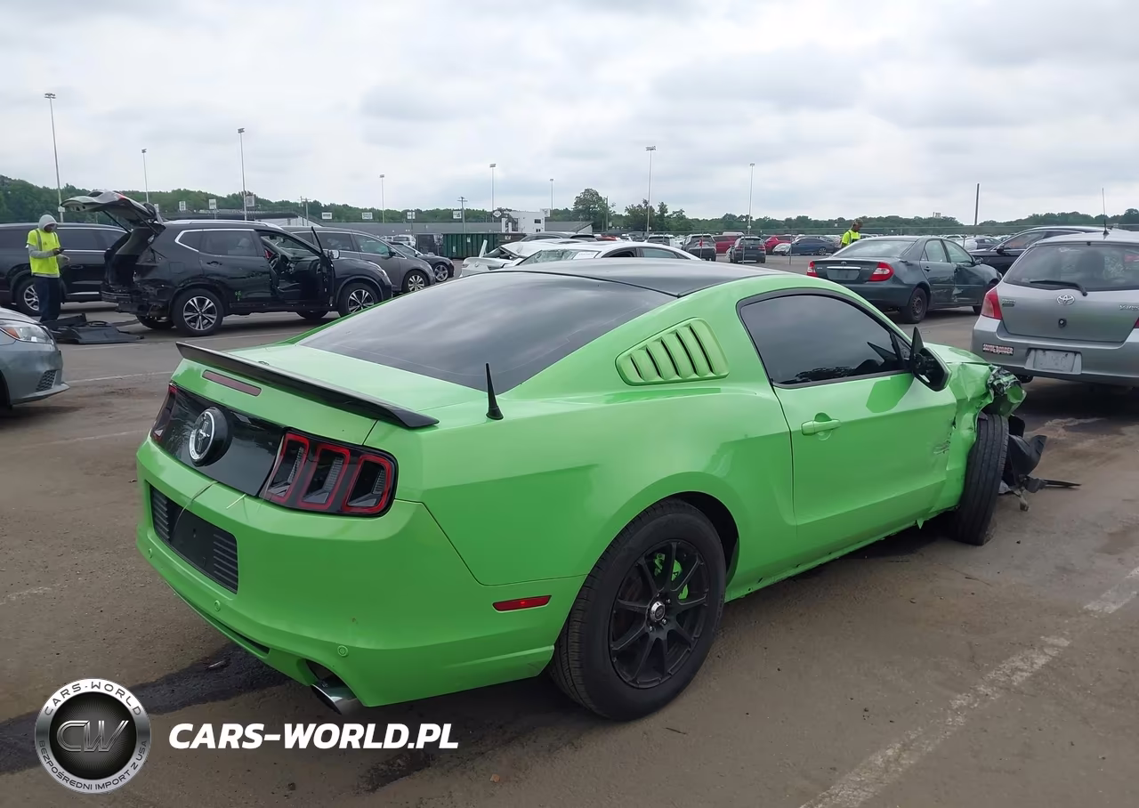 2014 Ford Mustang V6 VIN:1ZVBP8AM9E5318176 - 4