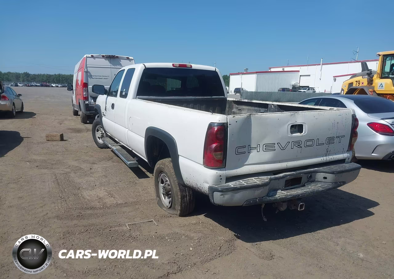 2007 Chevrolet Silverado 2500Hd Classic Work Truck VIN:1GCHC29D27E136607 - 3