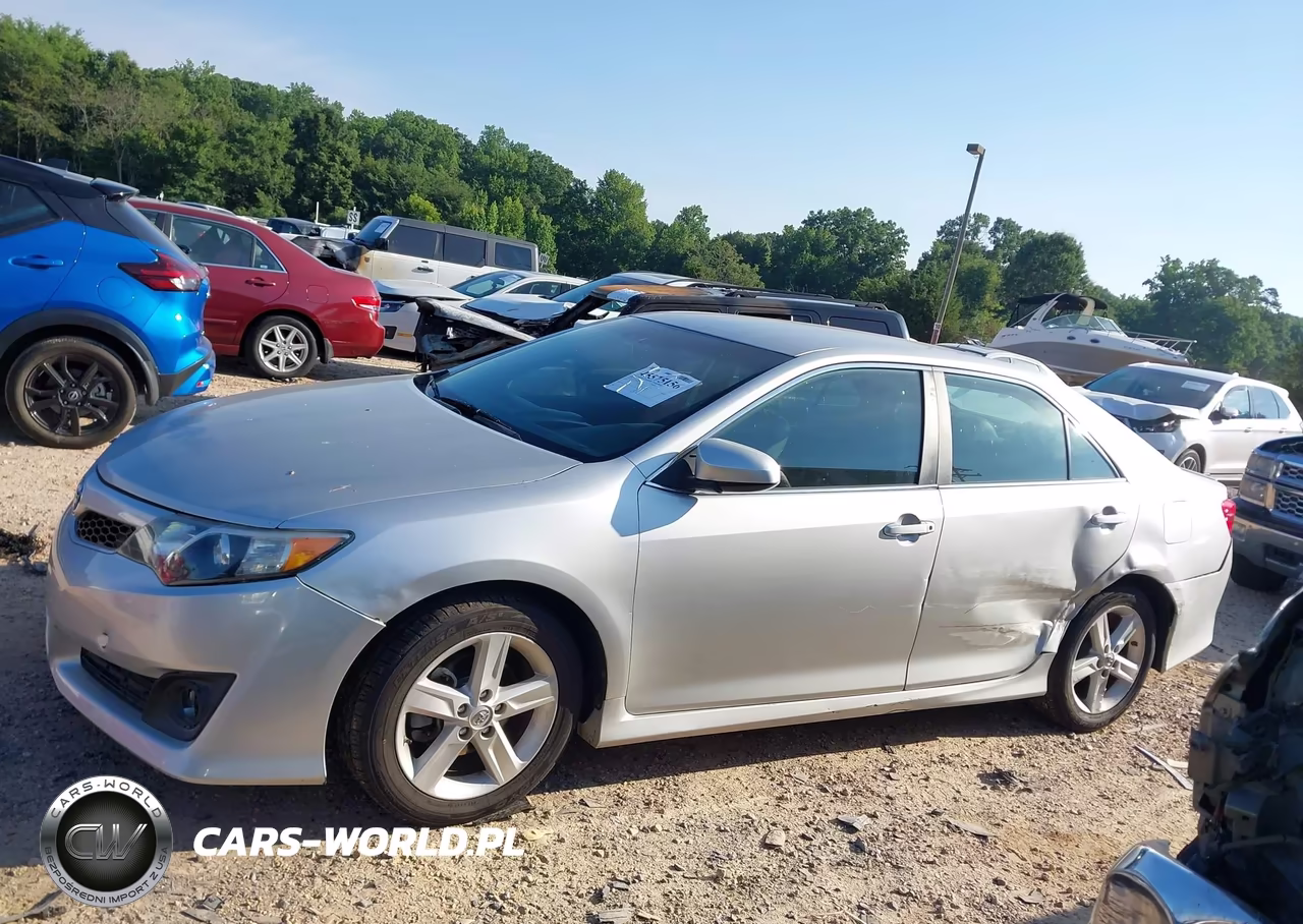 2014 Toyota Camry Se VIN:4T1BF1FK7EU452920 - 14