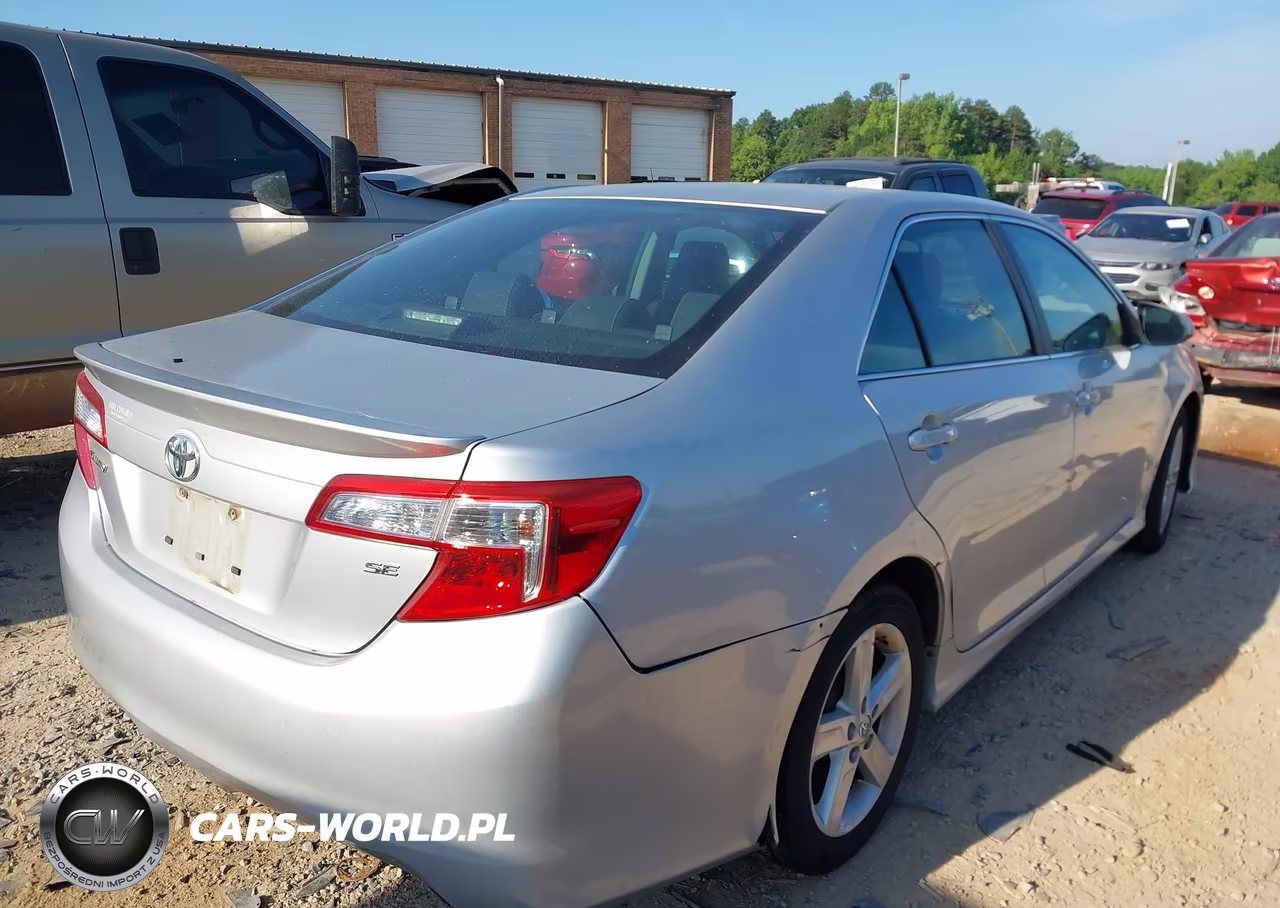 2014 Toyota Camry Se VIN:4T1BF1FK7EU452920 - 4