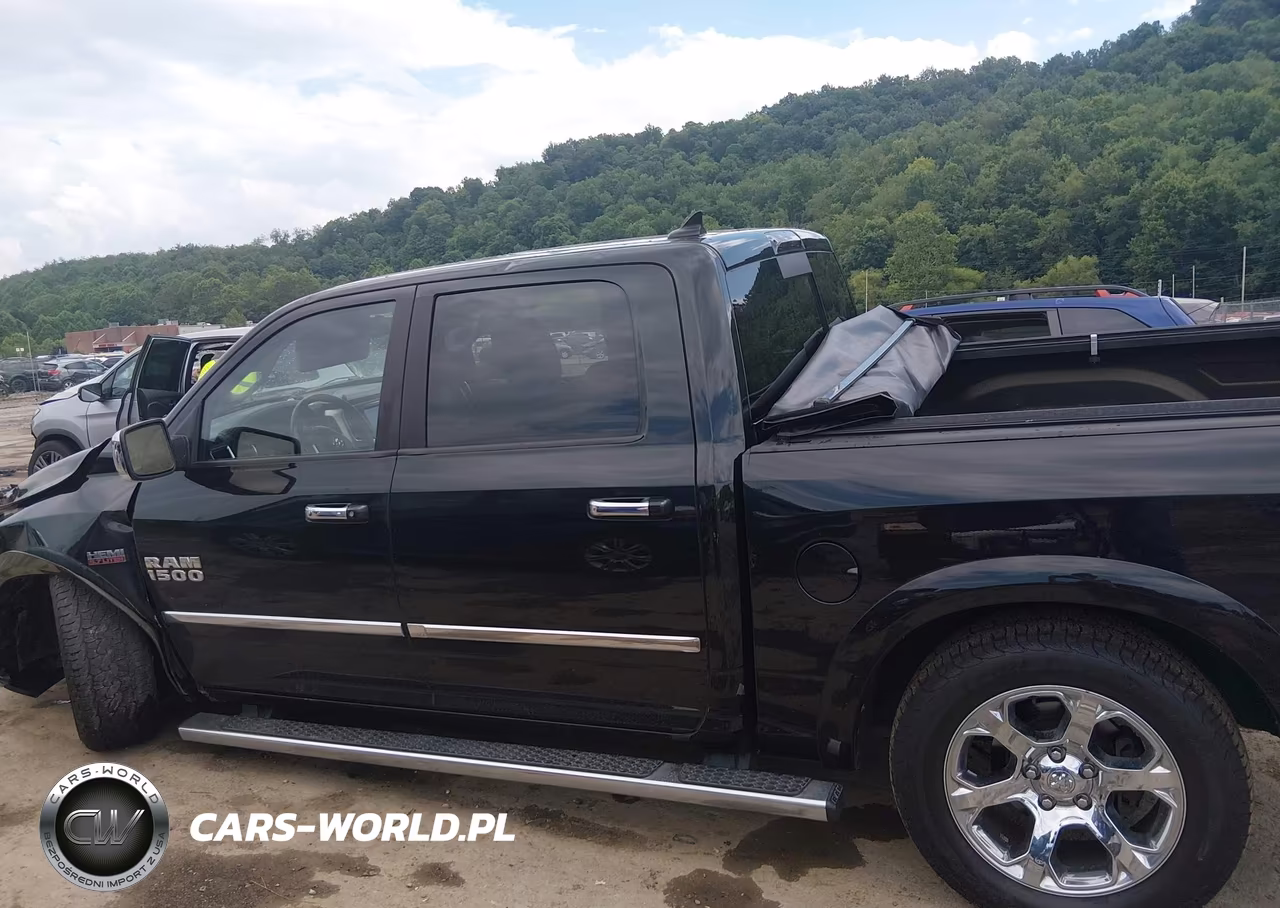 2016 Ram 1500 Laramie VIN:1C6RR7NT4GS180484 - 15