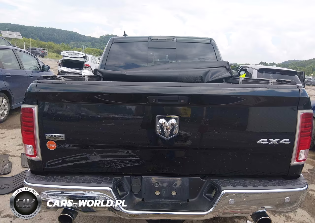 2016 Ram 1500 Laramie VIN:1C6RR7NT4GS180484 - 17