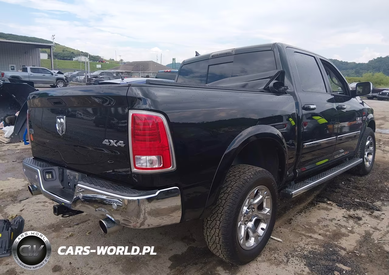 2016 Ram 1500 Laramie VIN:1C6RR7NT4GS180484 - 4