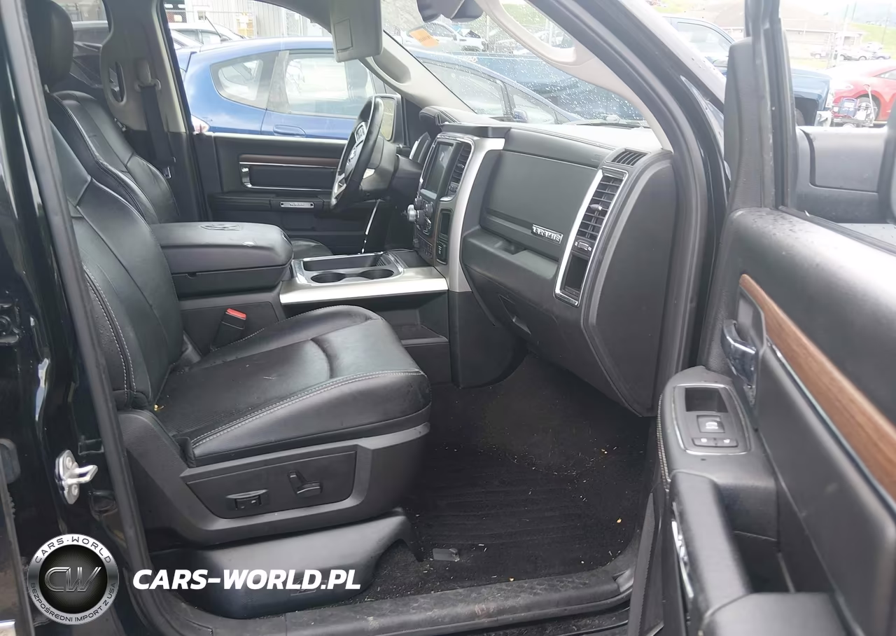 2016 Ram 1500 Laramie VIN:1C6RR7NT4GS180484 - 5