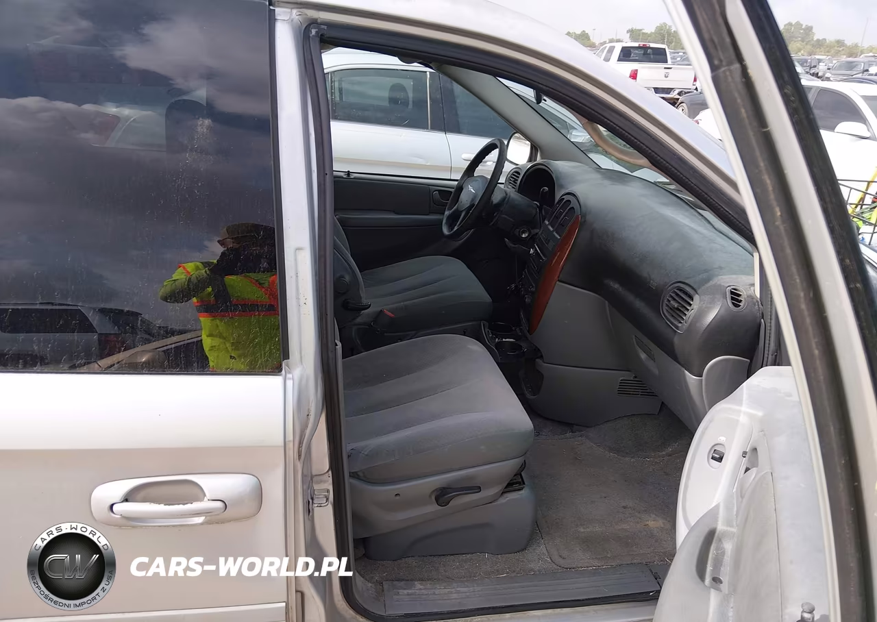 2007 Chrysler Town & Country Lx VIN:2A4GP44R37R330574 - 5