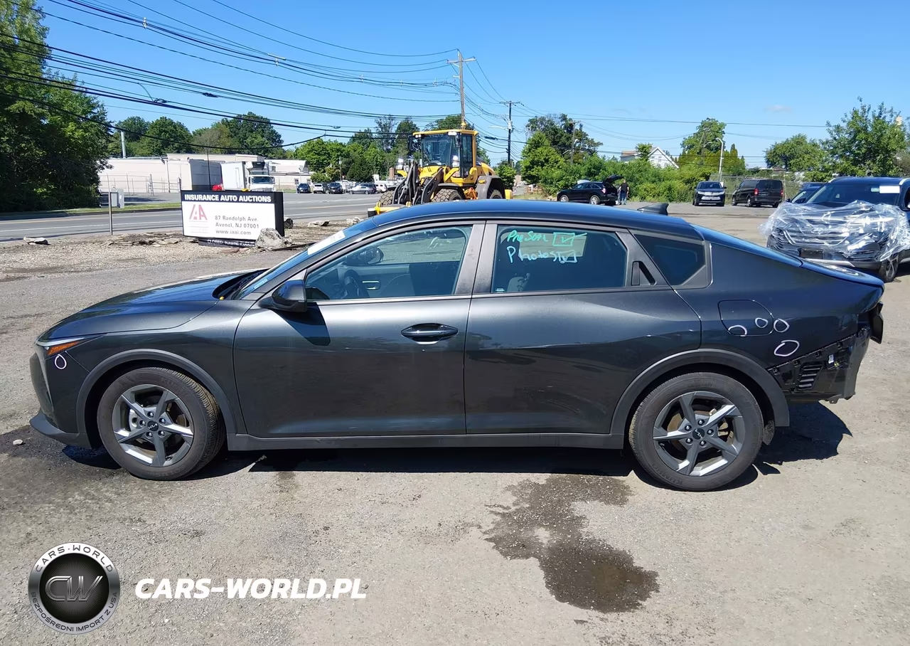 2025 Kia K4 Lxs VIN:3KPFT4DE1SE037261 - 14