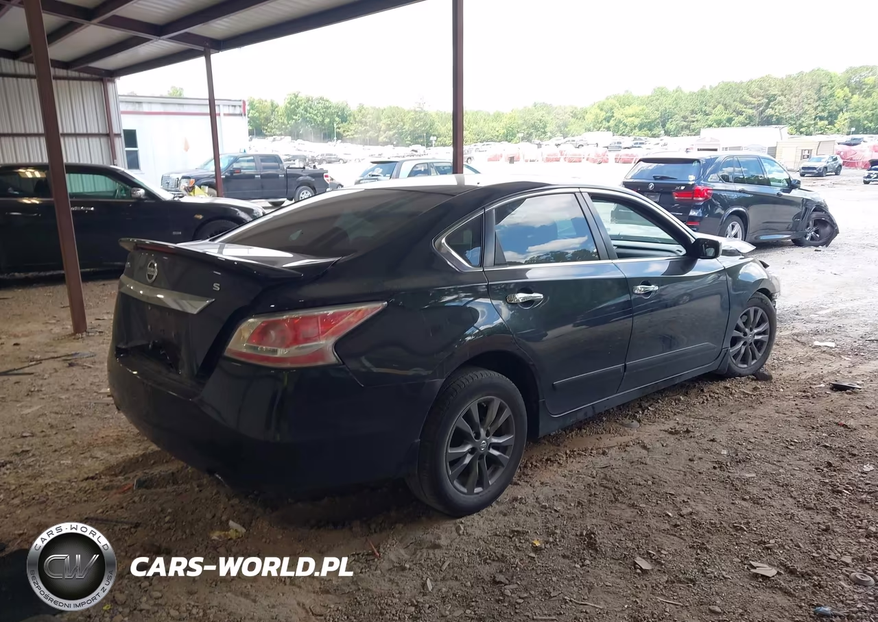2015 Nissan Altima 2.5 S VIN:1N4AL3AP6FC213556 - 4