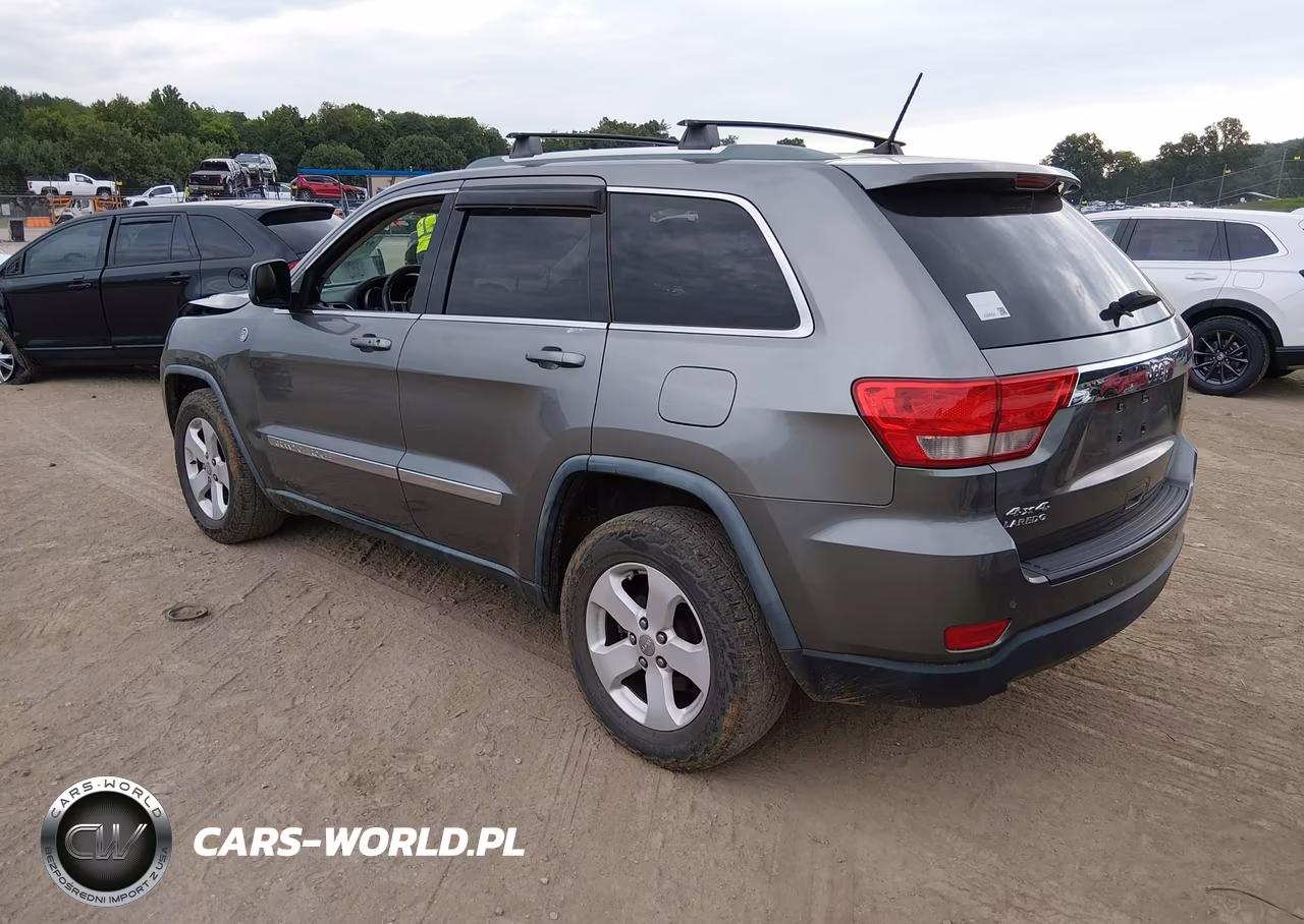 2011 Jeep Grand Cherokee Laredo VIN:1J4RR4GG9BC576849 - 3