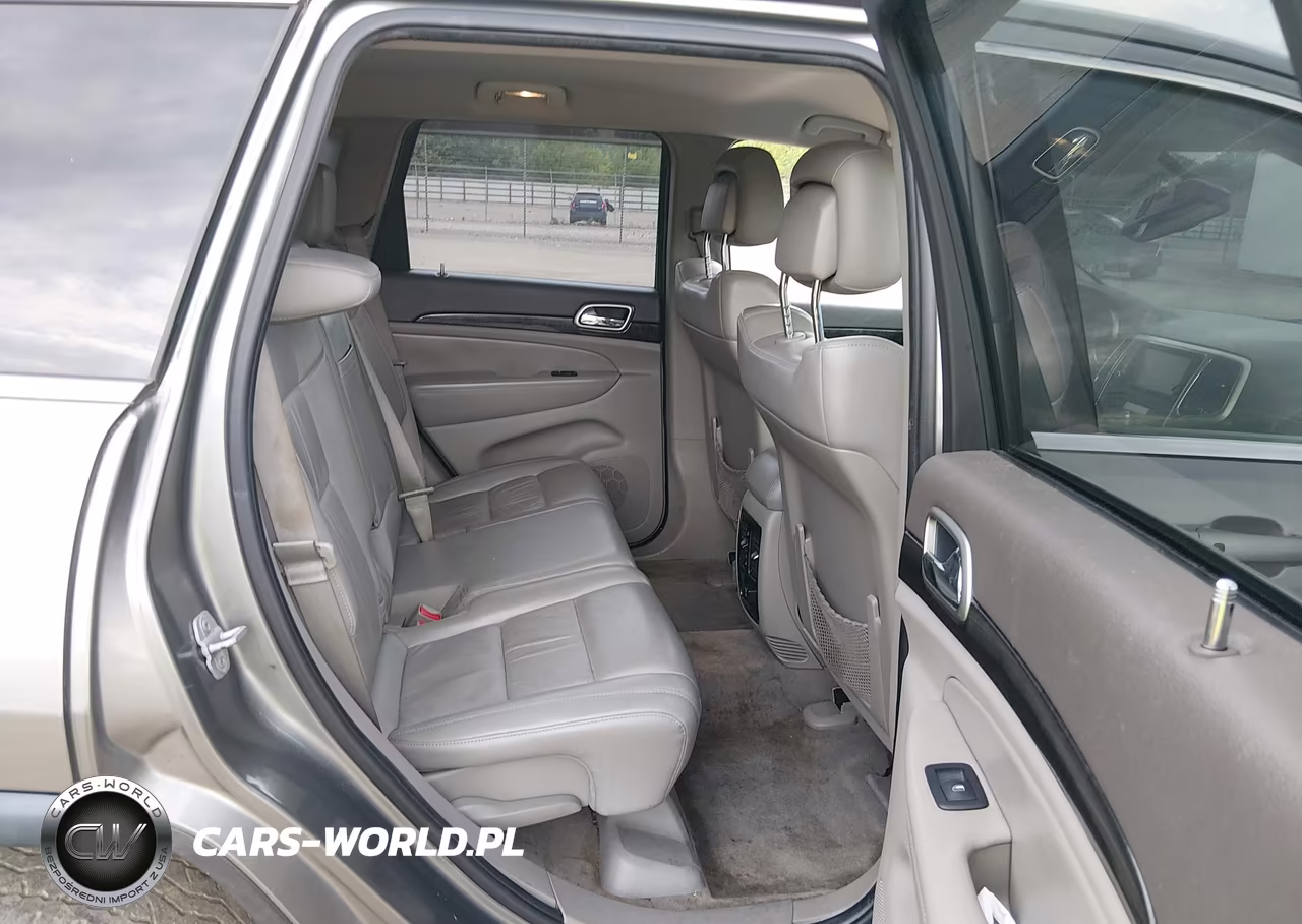 2011 Jeep Grand Cherokee Laredo VIN:1J4RR4GG9BC576849 - 8