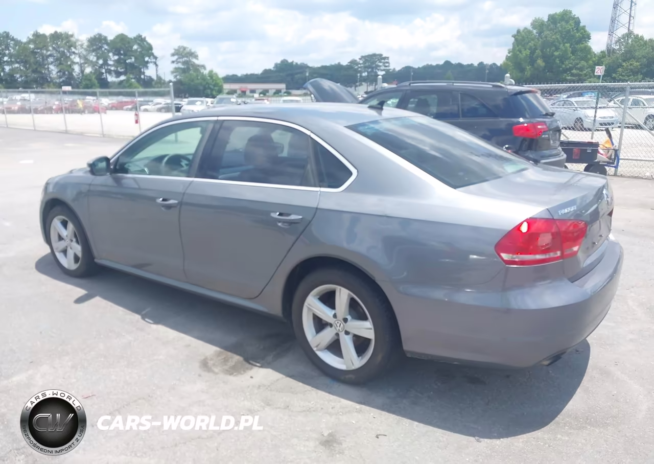 2015 Volkswagen Passat 1.8T Limited Edition VIN:1VWAS7A3XFC110297 - 3