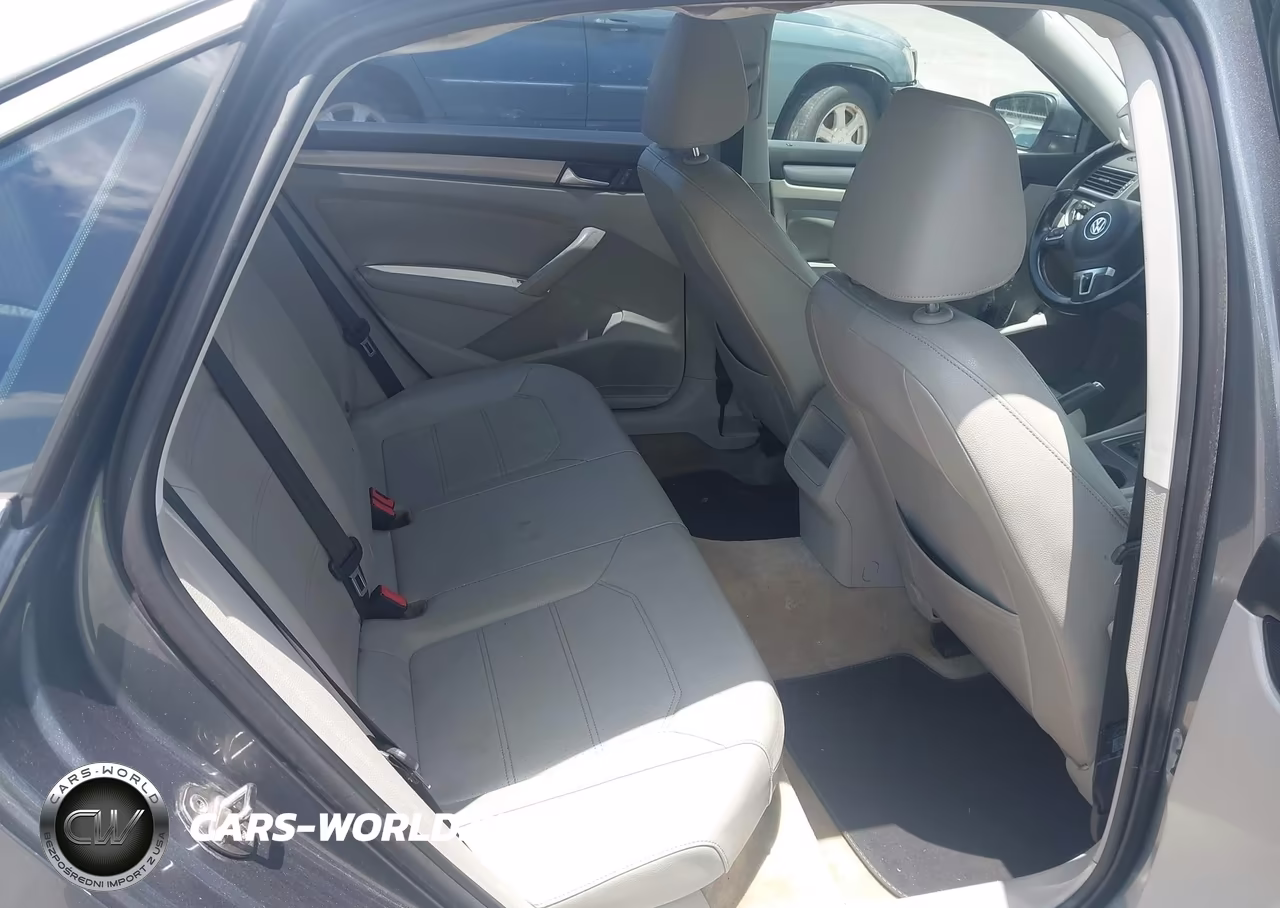 2015 Volkswagen Passat 1.8T Limited Edition VIN:1VWAS7A3XFC110297 - 8
