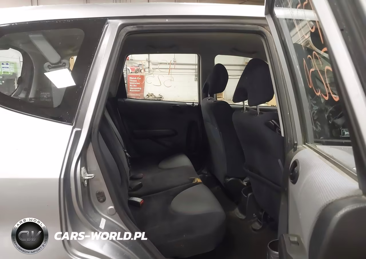 2007 Honda Fit Sport VIN:JHMGD37687S063150 - 8