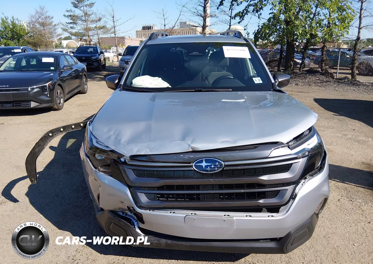 2025 Subaru Forester Premium VIN:JF2SLDDCXSH546872 - 12