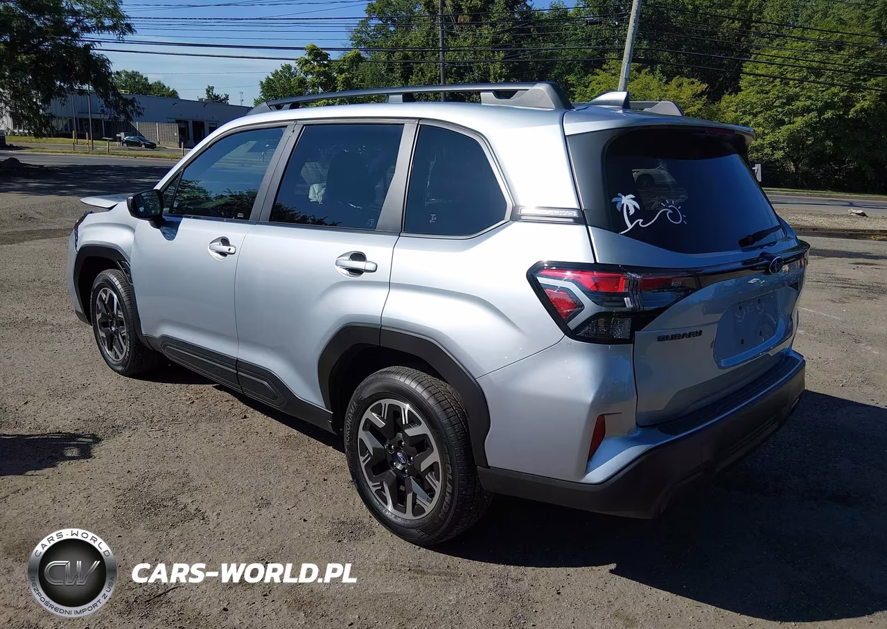 2025 Subaru Forester Premium VIN:JF2SLDDCXSH546872 - 3