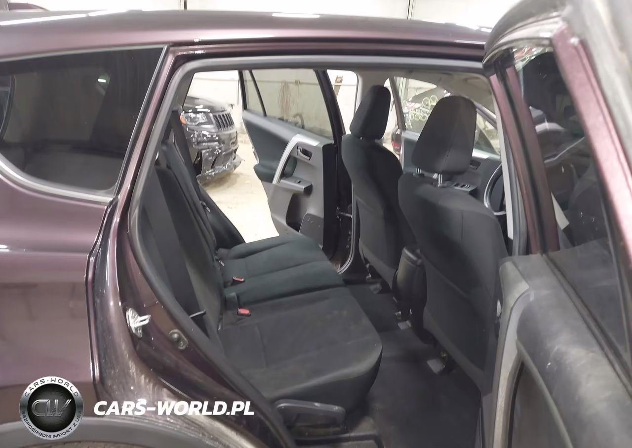 2018 Toyota Rav4 Le VIN:2T3BFREV8JW725469 - 8