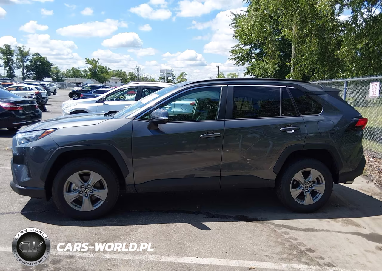 2025 Toyota Rav4 Xle VIN:2T3P1RFV7SW632737 - 14