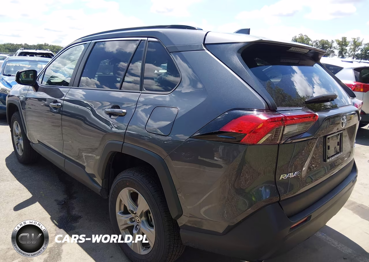 2025 Toyota Rav4 Xle VIN:2T3P1RFV7SW632737 - 3