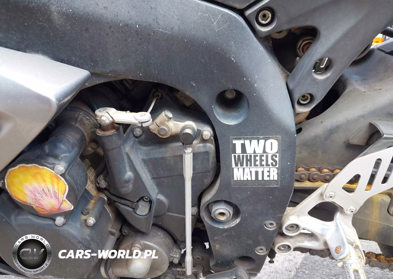 2007 Suzuki Gsx-R750 VIN:JS1GR7KA572103765 - 9