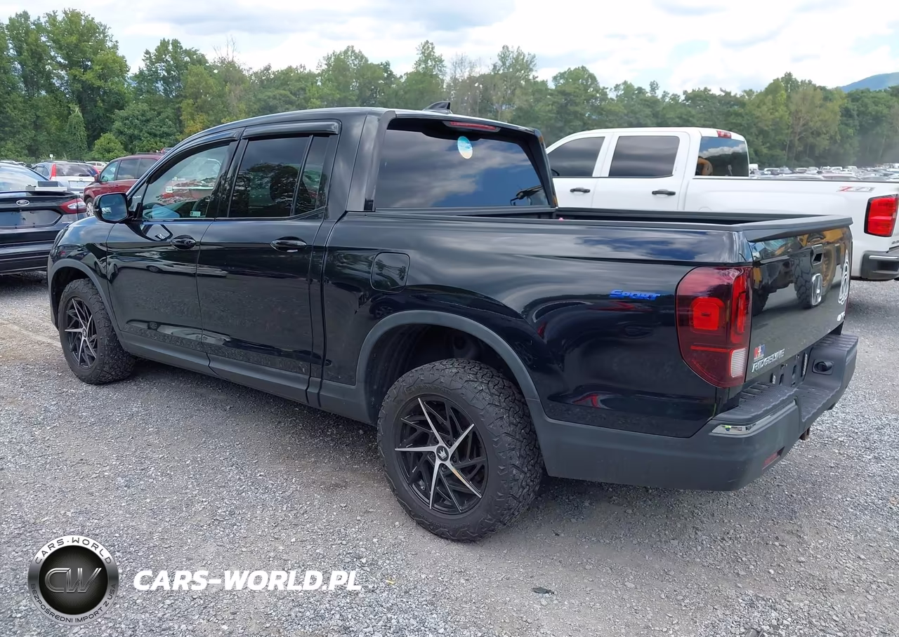 2019 Honda Ridgeline Sport VIN:5FPYK3F1XKB018984 - 3