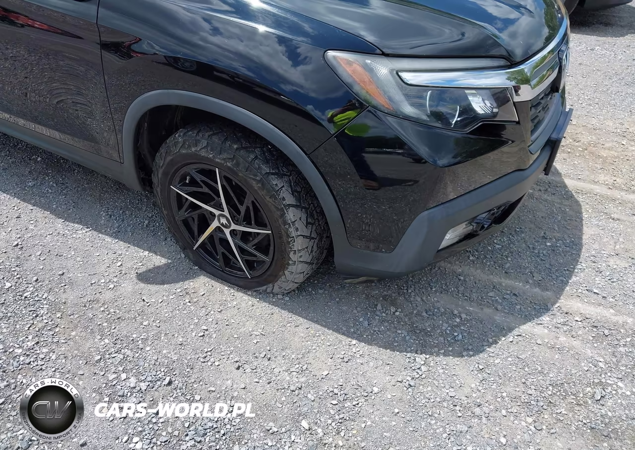 2019 Honda Ridgeline Sport VIN:5FPYK3F1XKB018984 - 6